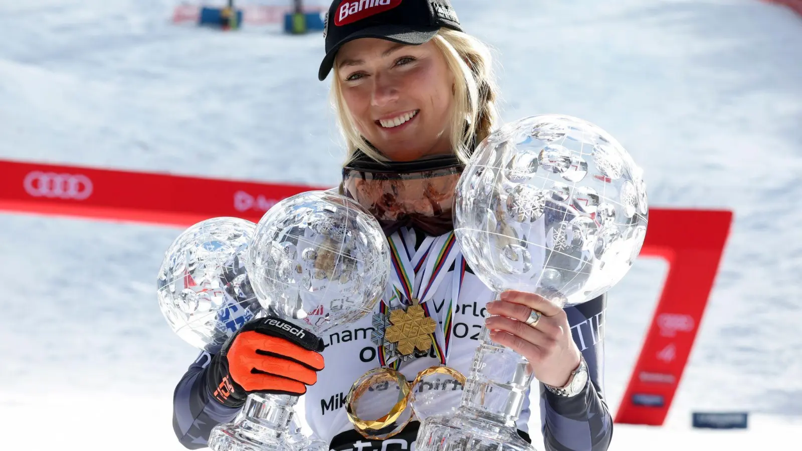 US-Skistar Mikaela Shiffrin will zum sechsten Mal den Gesamtweltcup gewinnen. (Foto: Alessandro Trovati/AP/dpa)