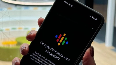 Nutzerinnen und Nutzer haben zwei Möglichkeiten, ihre Abonnements von Google Podcasts zu sichern und auf andere Plattformen zu übertragen: zu Youtube Music oder der Export in anderen Podcast-Apps. (Foto: Till Simon Nagel/dpa-tmn)