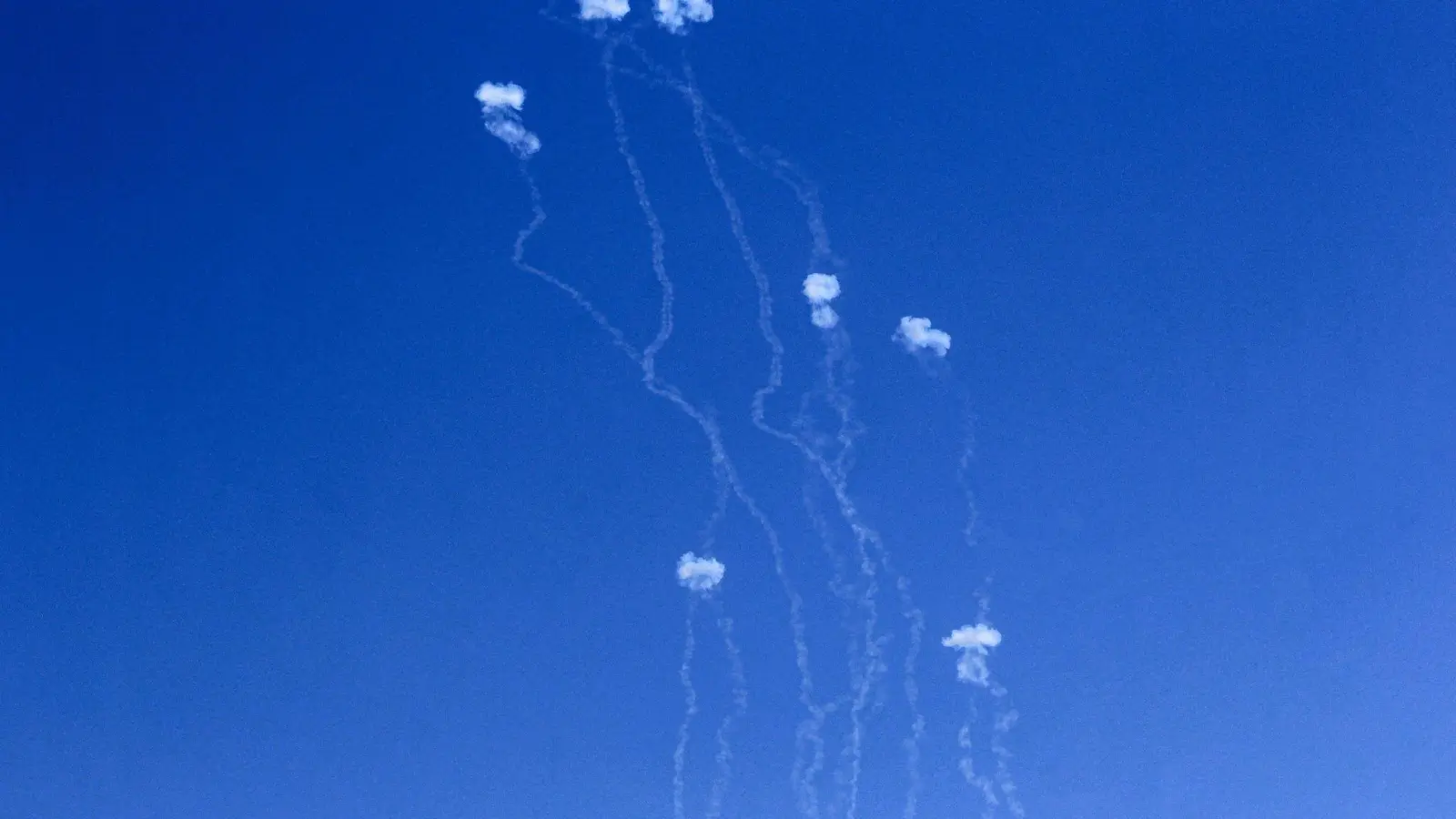 Das israelische Abwehrsystem „Iron Dome“ gilt als äußerst effektiv. (Archivbild) (Foto: Stringer/dpa)