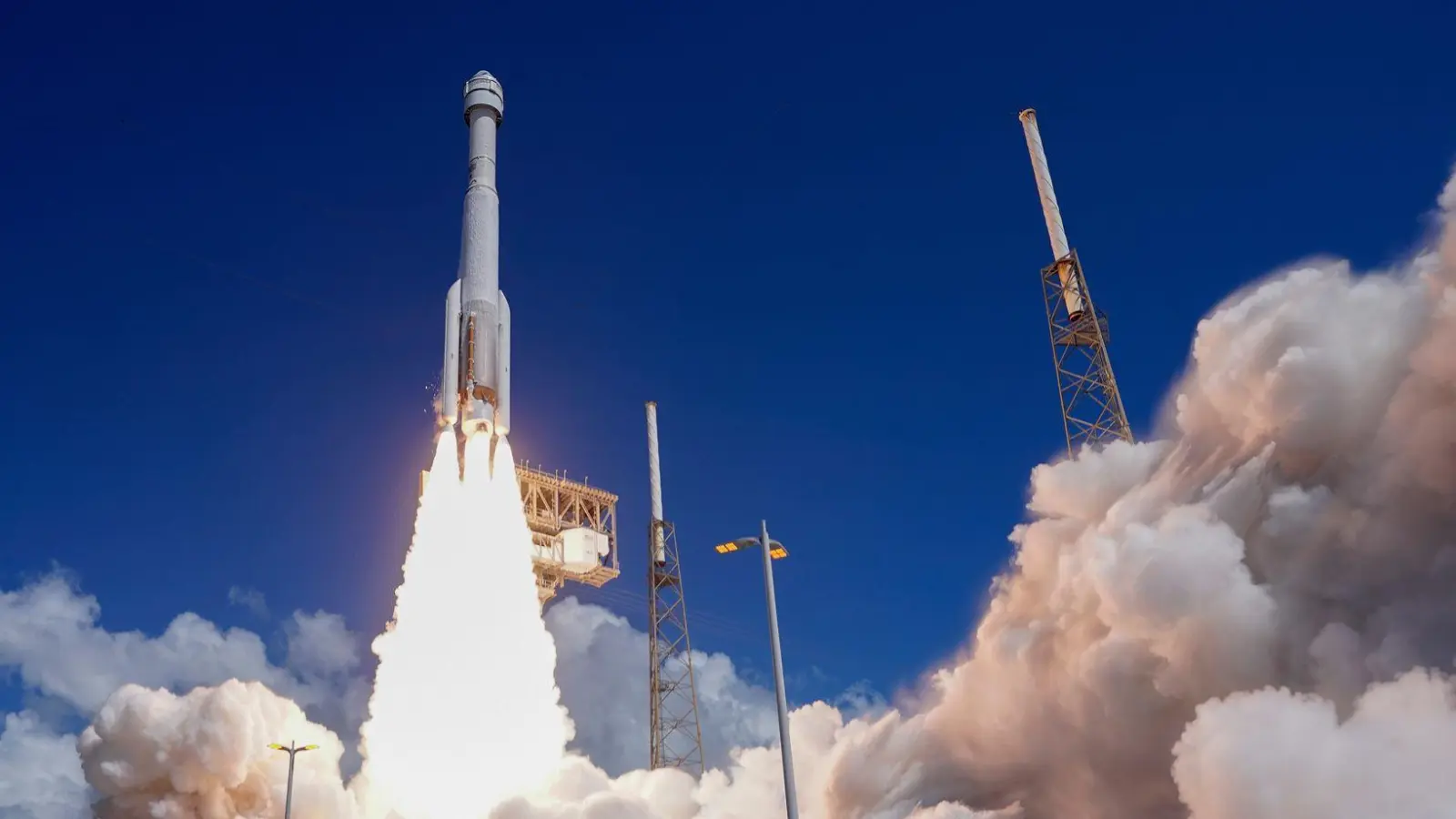 Der Starliner auf dem Weg zur ISS (Foto: John Raoux/AP/dpa)