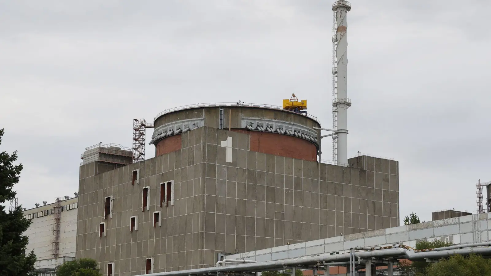 Immer wieder im Visier der Kriegsgegner: Das Atomkraftwerk Saporischschja in der Südukraine. (Archivbild) (Foto: Victor/Xinhua/dpa)