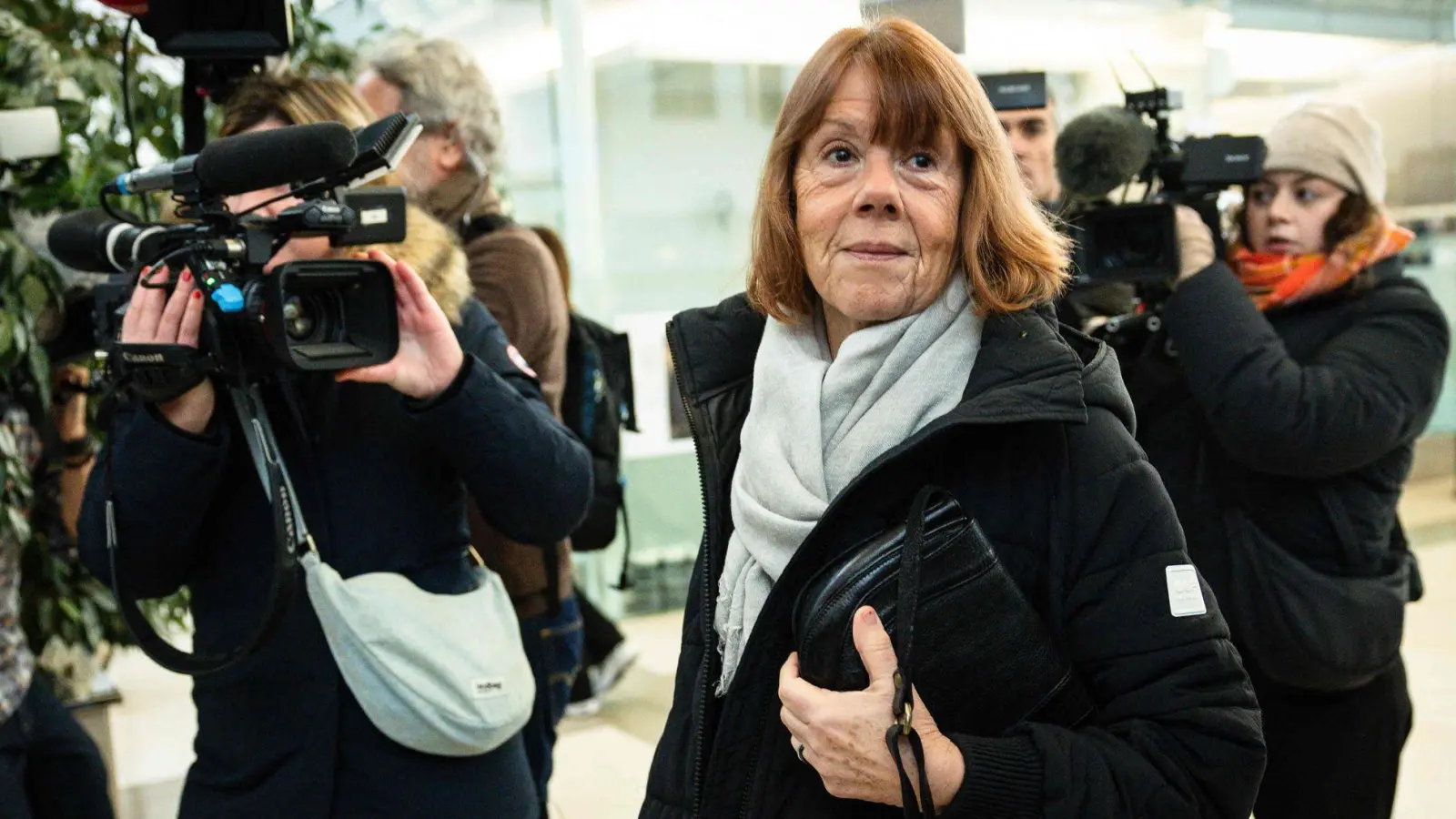 Gisèle Pelicot hat mutmaßlich 200 Vergewaltigungen erlitten. (Foto: Clement Mahoudeau/AFP/dpa)