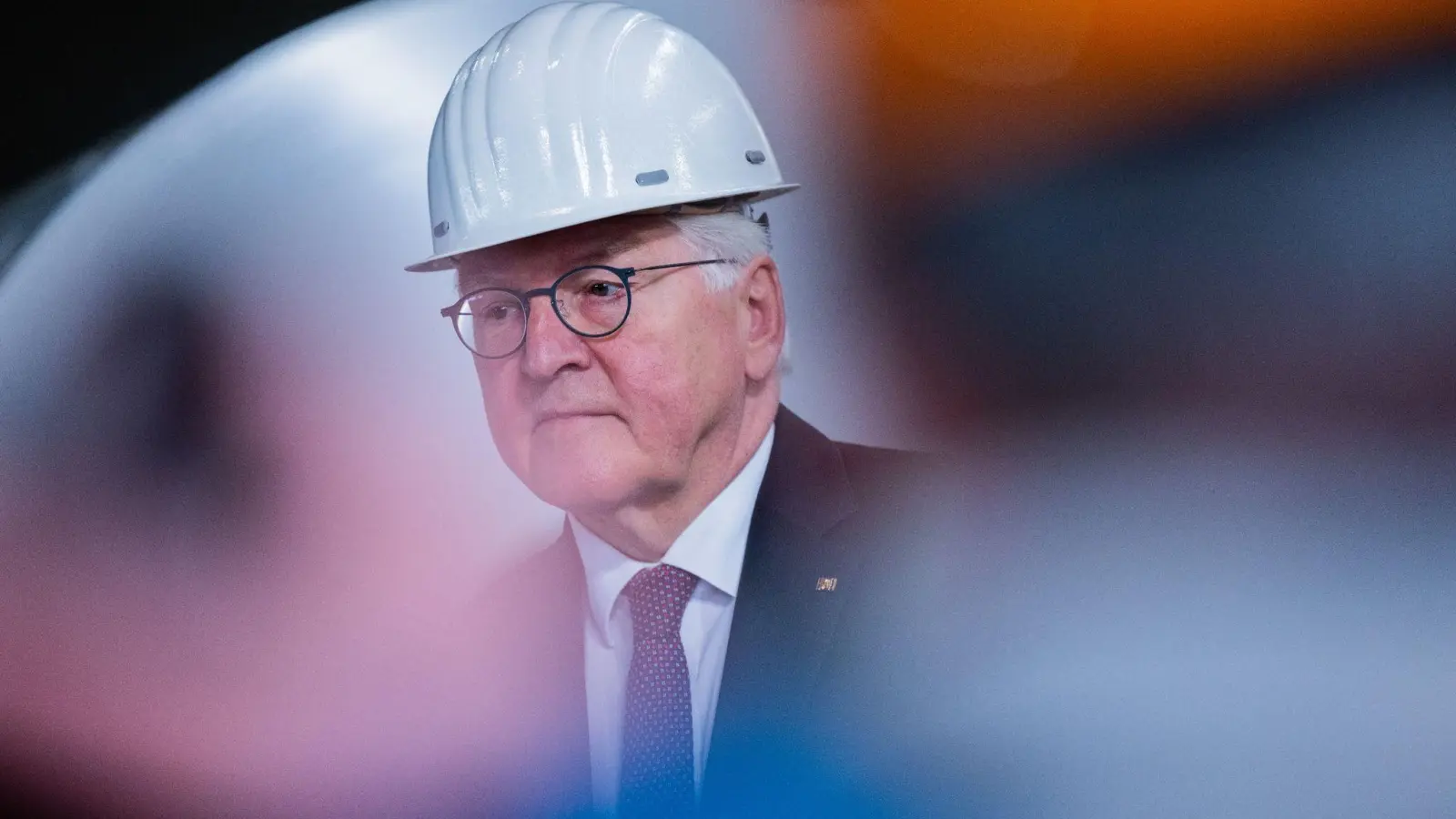 Bundespräsident Frank-Walter Steinmeier ist mit 150 Diplomatinnen und Diplomaten in NRW unterwegs. (Foto: Rolf Vennenbernd/dpa)