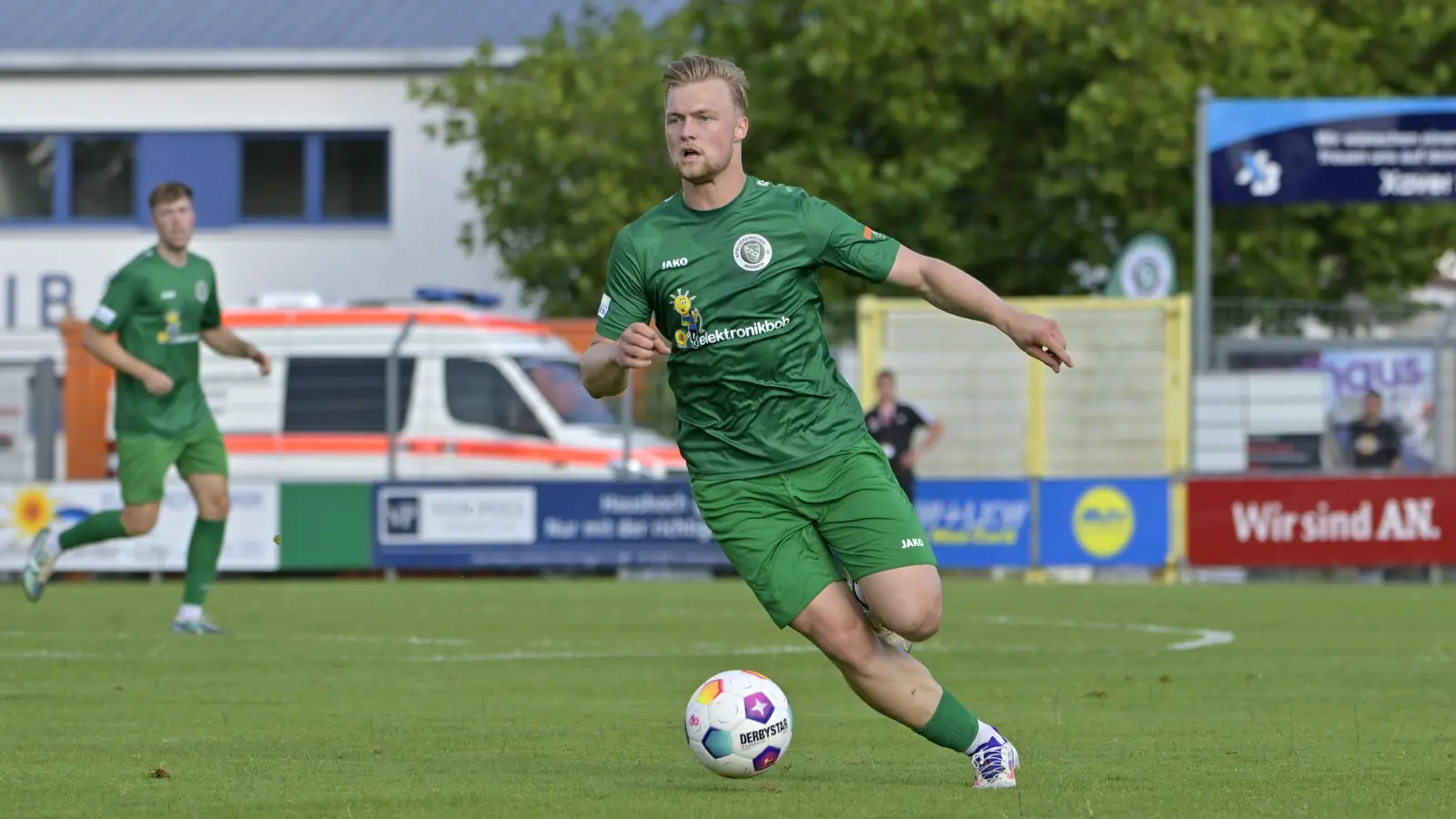 Niklas Seefried (hier bei einem anderen Spiel) schoss die Ansbacher bei Eintracht Bamberg mit 1:0 in Führung.. (Foto: Martin Rügner)