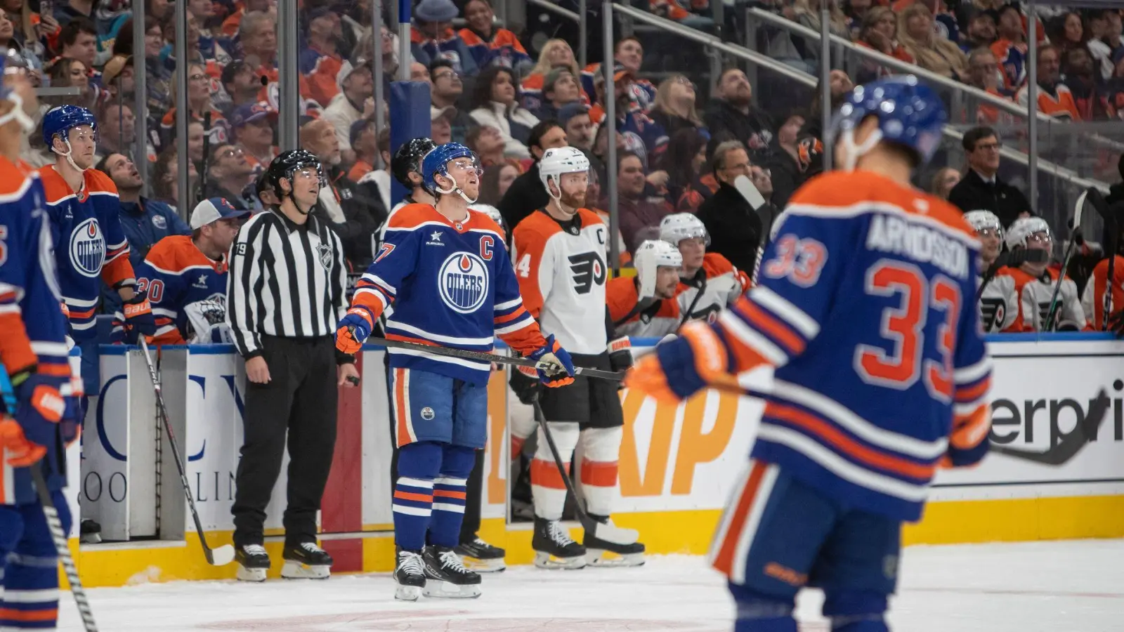 Die Edmonton Oilers haben das Spiel gegen die Philadelphia Flyers am Ende noch gedreht. (Foto: Amber Bracken/The Canadian Press/AP/dpa)