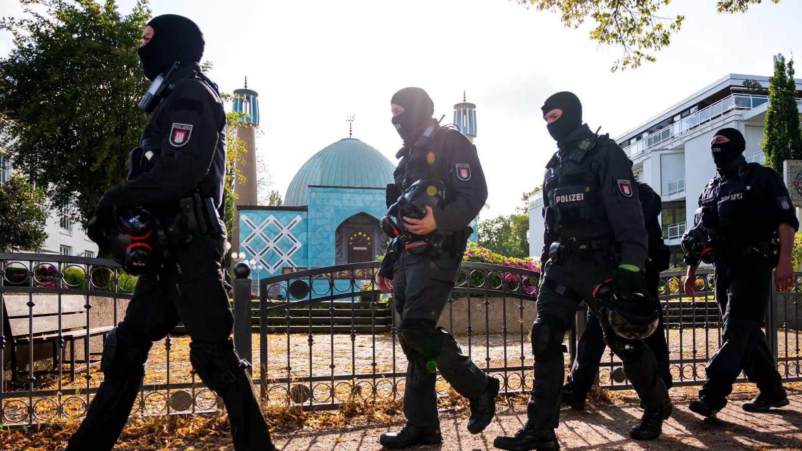 Das Islamische Zentrum Hamburg ist schon lange im Visier der Behörden. (Foto: Daniel Bockwoldt/dpa)