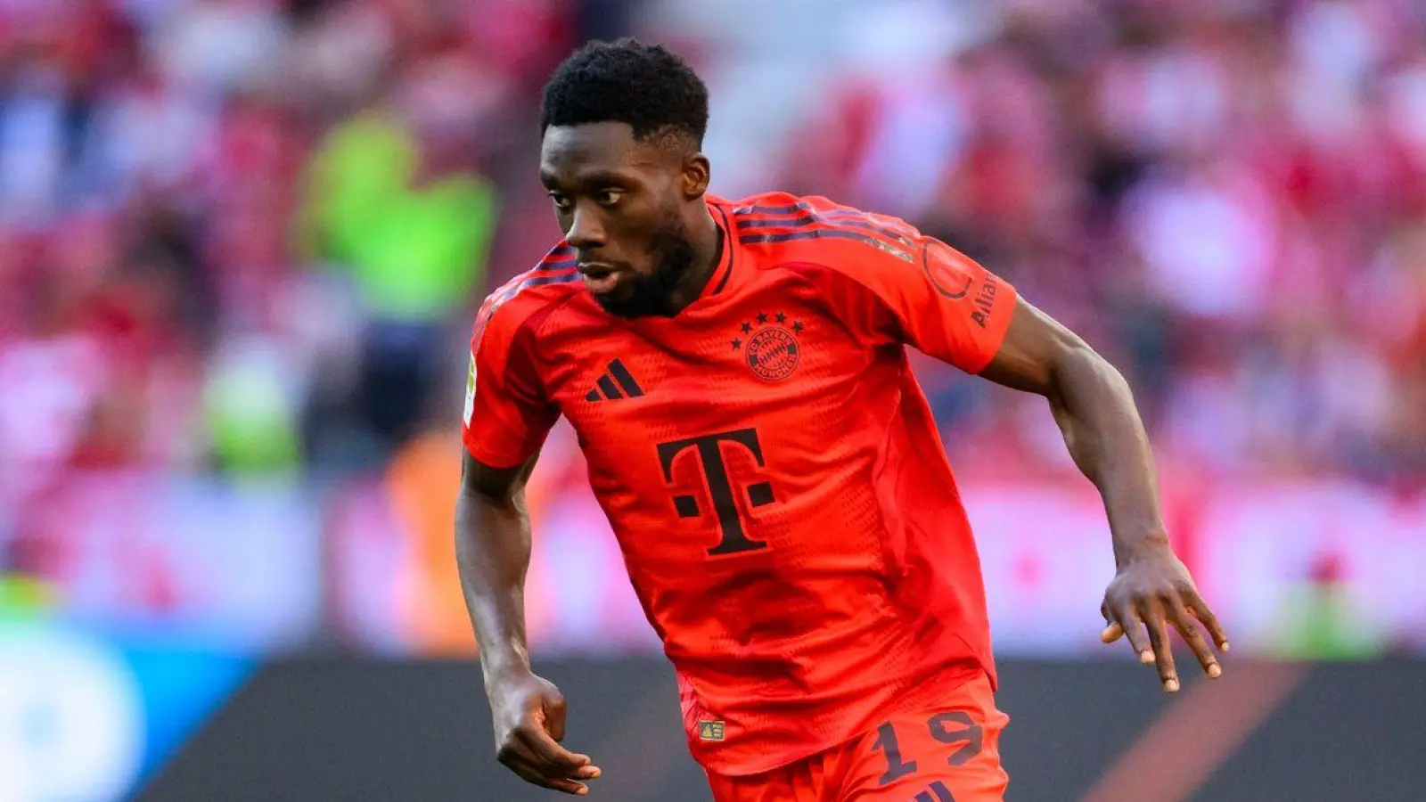 Bleibt Alphonso Davies beim FC Bayern? (Foto: Tom Weller/dpa)