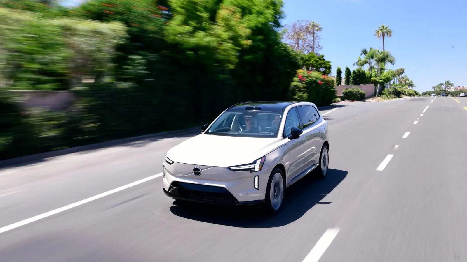 Volvo bringt im Oktober den elektrischen EX90 auf den Markt, einen großen Geländewagen ab 83.700 Euro. (Foto: Volvo/dpa-tmn)