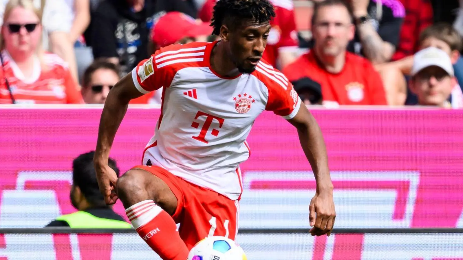 PSG soll an Bayerns Kingsley Coman interessiert sein. (Foto: Tom Weller/dpa)