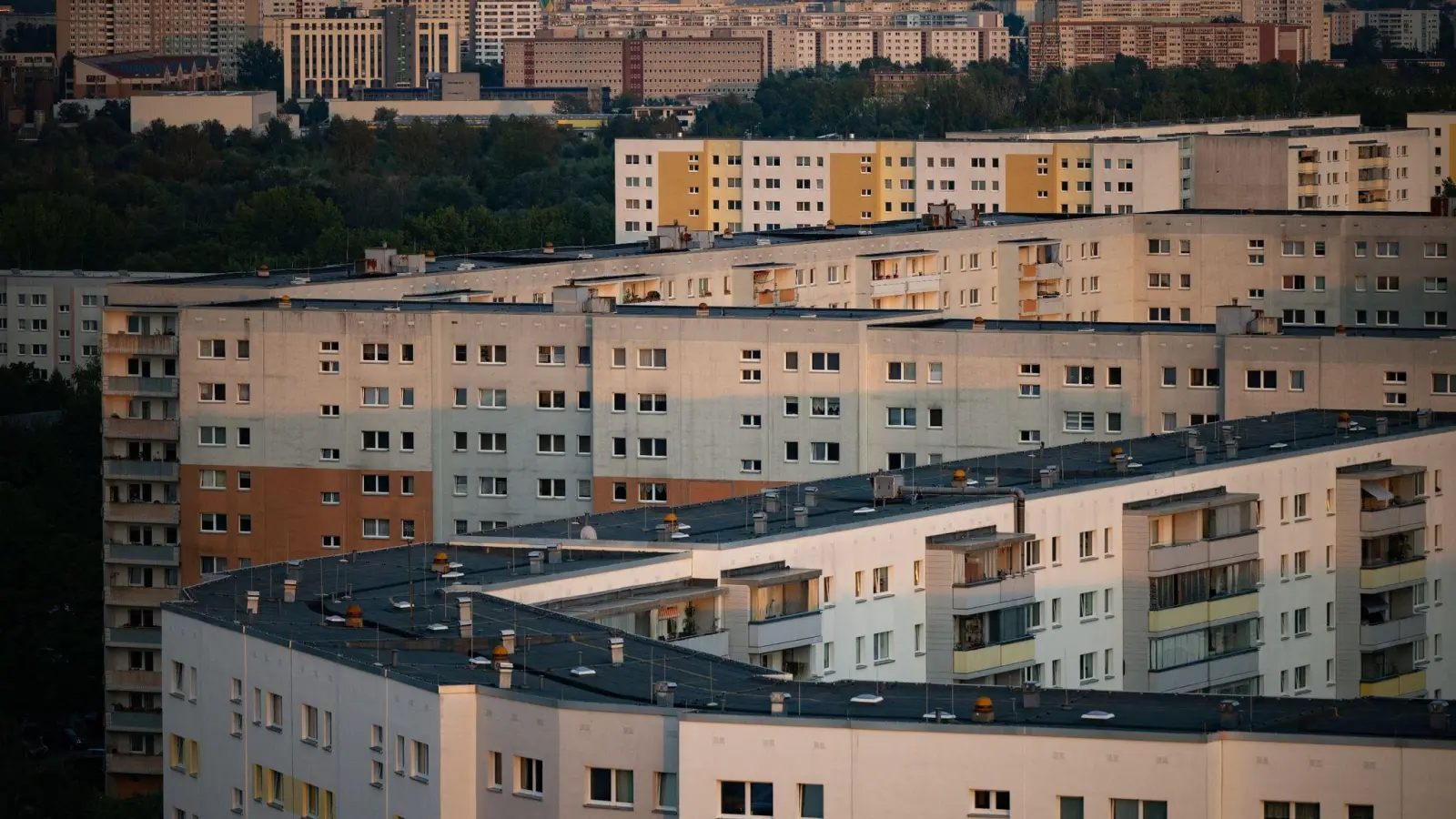 Plattenbauten im Berliner Stadtteil Neu-Hohenschönhausen. (Foto: Sebastian Gollnow/dpa)