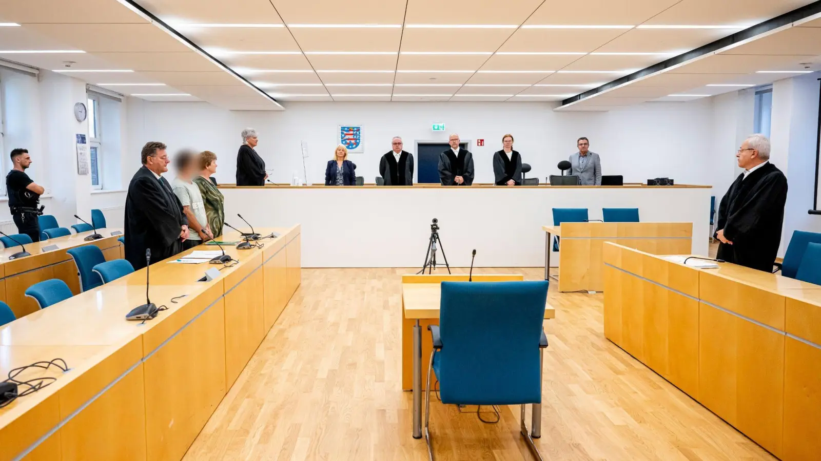 Das Landgericht Erfurt sah es als erwiesen an, dass der Angeklagte in einer Nacht im August vergangenen Jahres in Apolda ein Feuer in einem Wohnhaus legte, von dem er wusste, dass dort viele Menschen lebten. (Foto: Jacob Schröter/dpa)