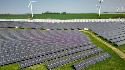 Strom aus erneuerbaren Energien wird immer wichtiger. (Archivbild) (Foto: Jan Woitas/dpa)