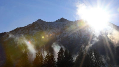 Im Tiroler Karwendelgebirge wurde der Mann verschüttet. (Archivfoto) (Foto: Angelika Warmuth/dpa)