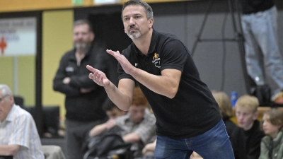 Neustadts Trainer Holger Wägner will mit einem Sieg gegen Dresden in die Rückrunde starten. (Foto: Martin Rügner)