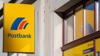 Postbank-Kunden hatten in den vergangenen Monaten viel Ärger. (Foto: Monika Skolimowska/dpa-Zentralbild/dpa)