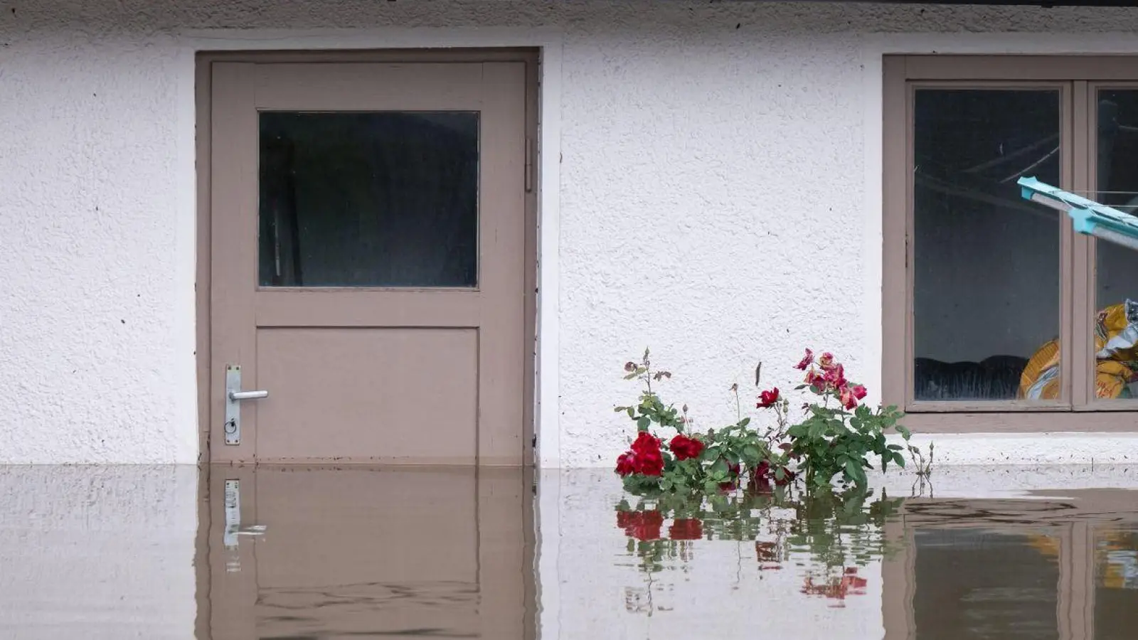 Heftiger Dauerregen hat in Bayern und Baden-Württemberg für Überschwemmungen teils extremen Ausmaßes gesorgt. (Foto: Sven Hoppe/dpa)