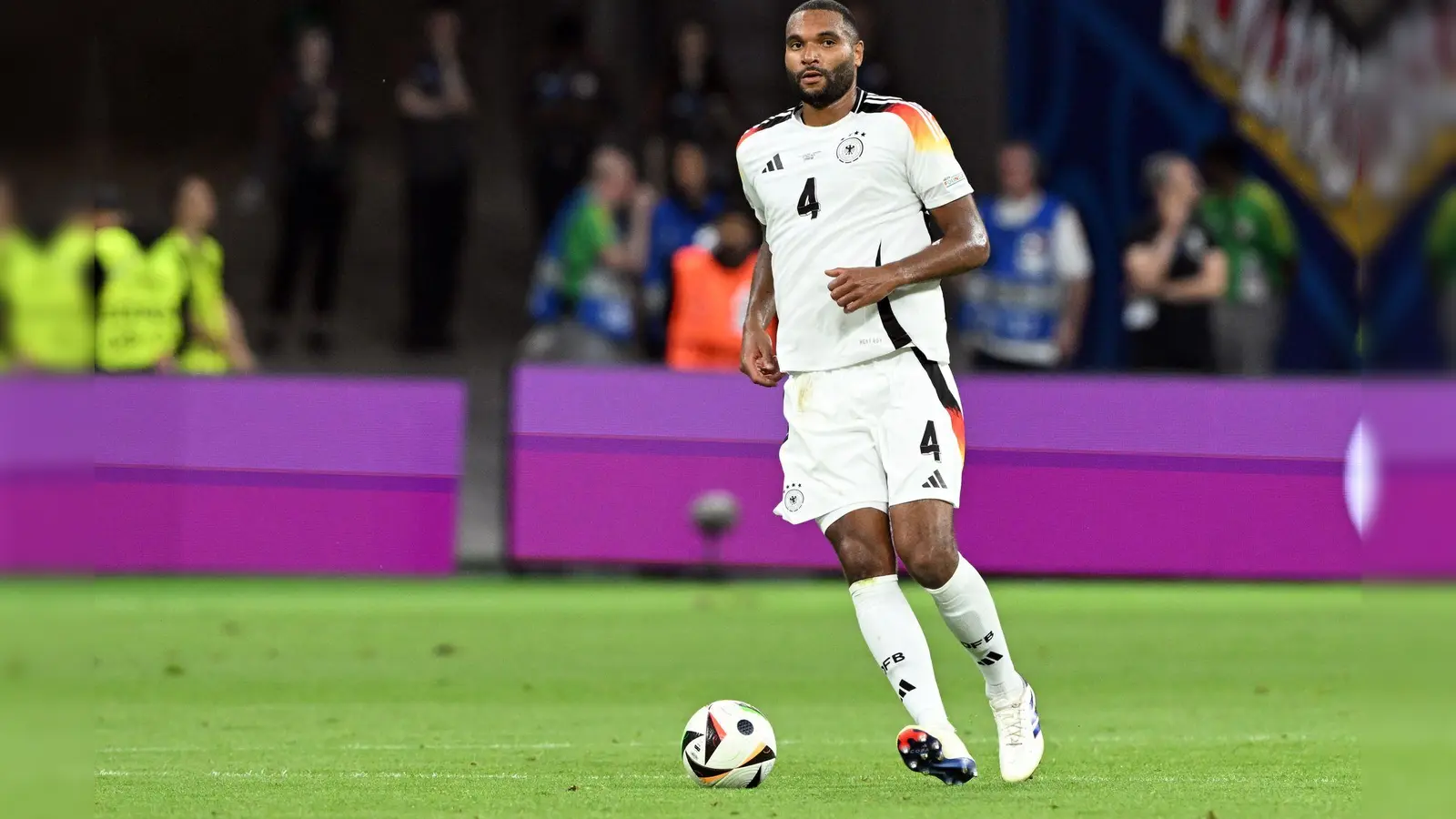 Jonathan Tah wird vom FC Bayern München weiter umworben. (Foto: Federico Gambarini/dpa)