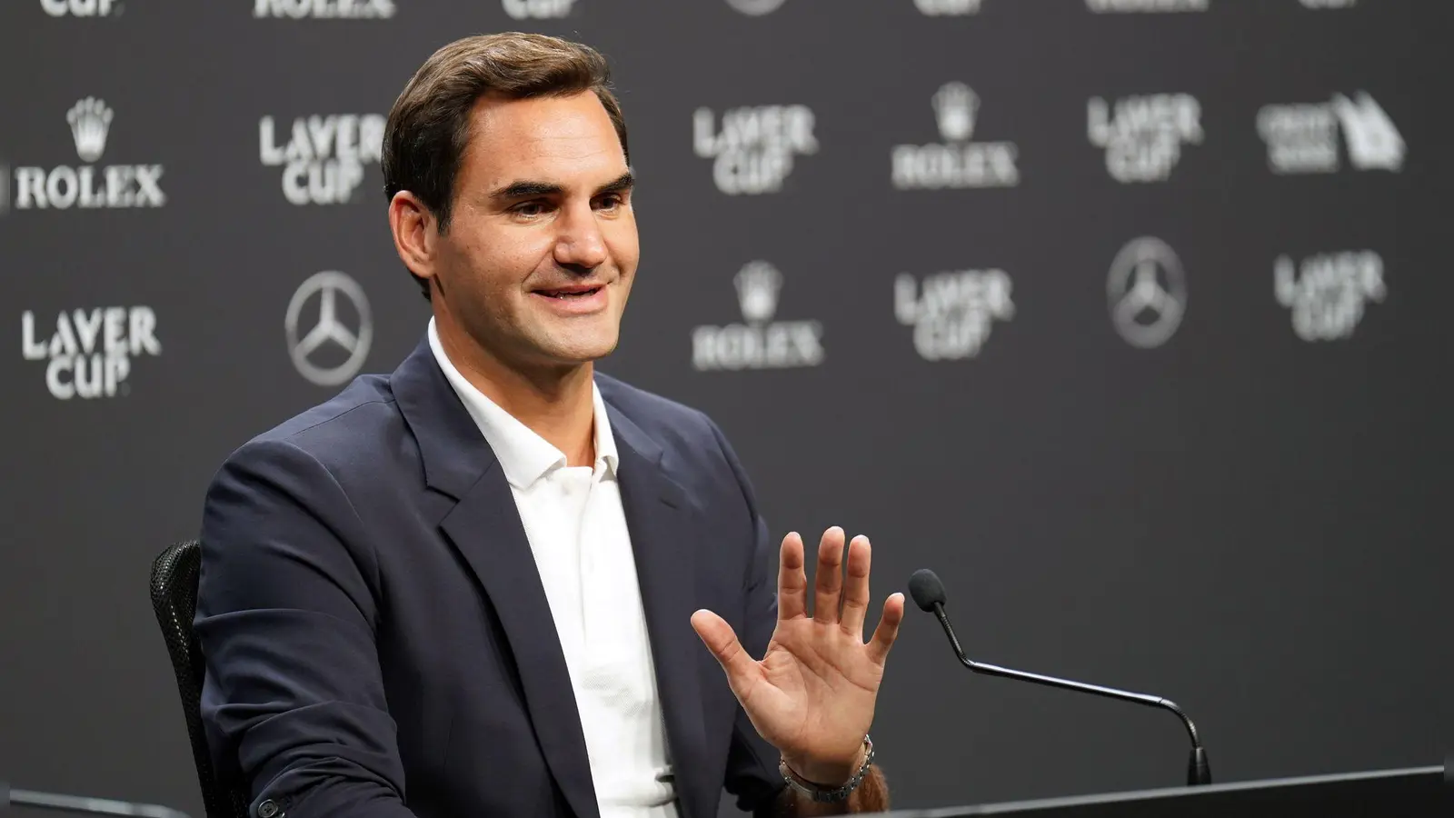 Roger Federer beschreibt das Spiel von Tennisprofi Alexander Zverev als zu passiv. (Foto: James Manning/PA Wire/dpa)