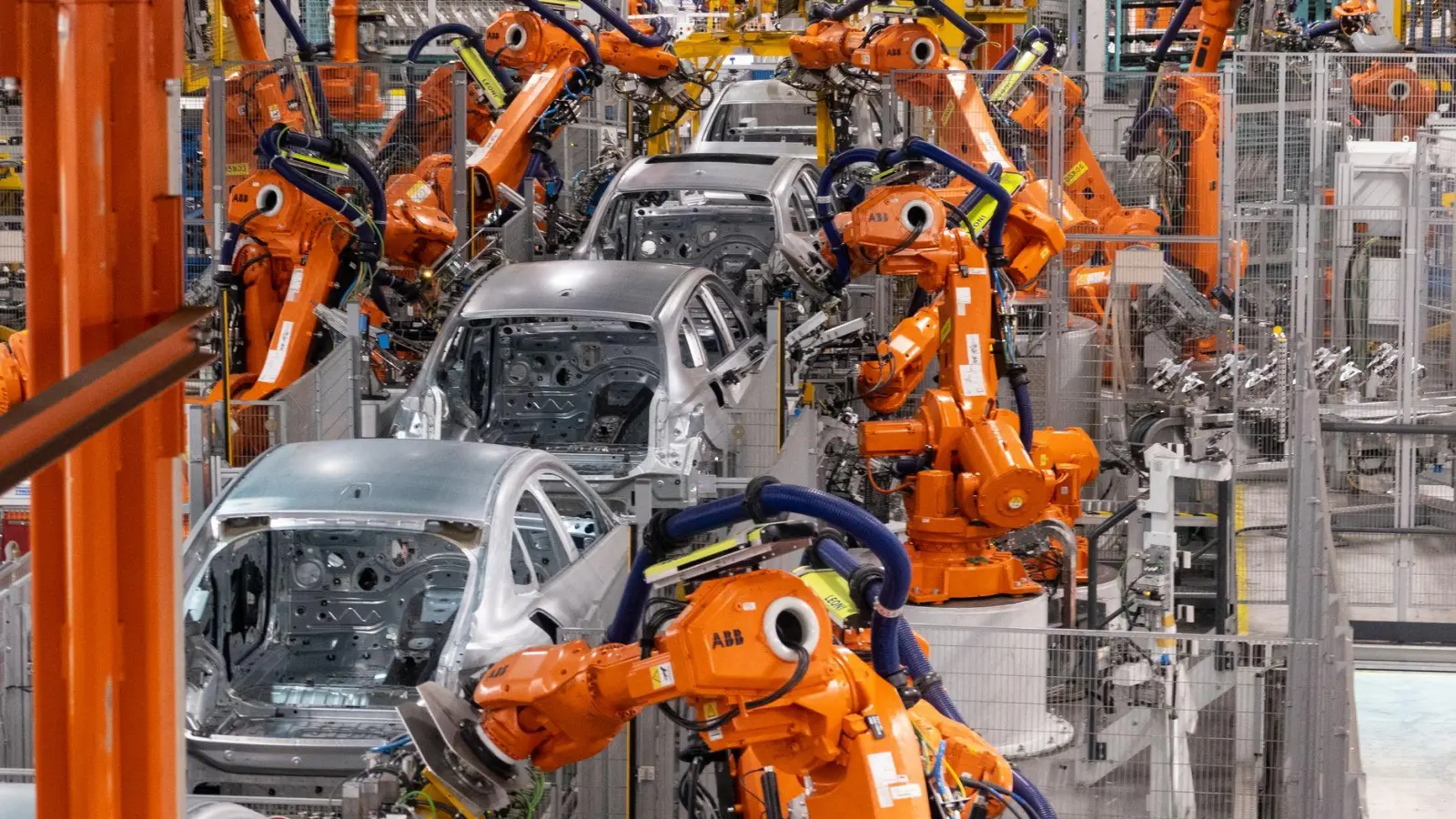 Autoindustrie: Die IG Metall ist besorgt um ihre Transformation. (Foto: Daniel Josling/dpa)