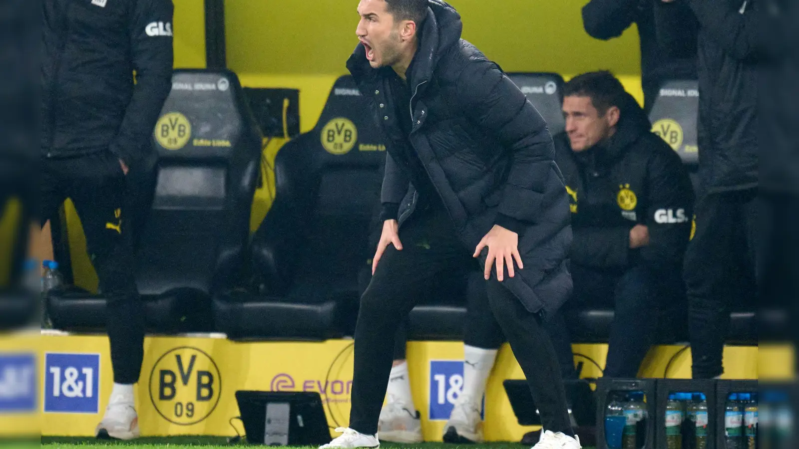 BVB-Coach Sahin war nach dem Remis gegen Hoffenheim bedient (Foto: Bernd Thissen/dpa)