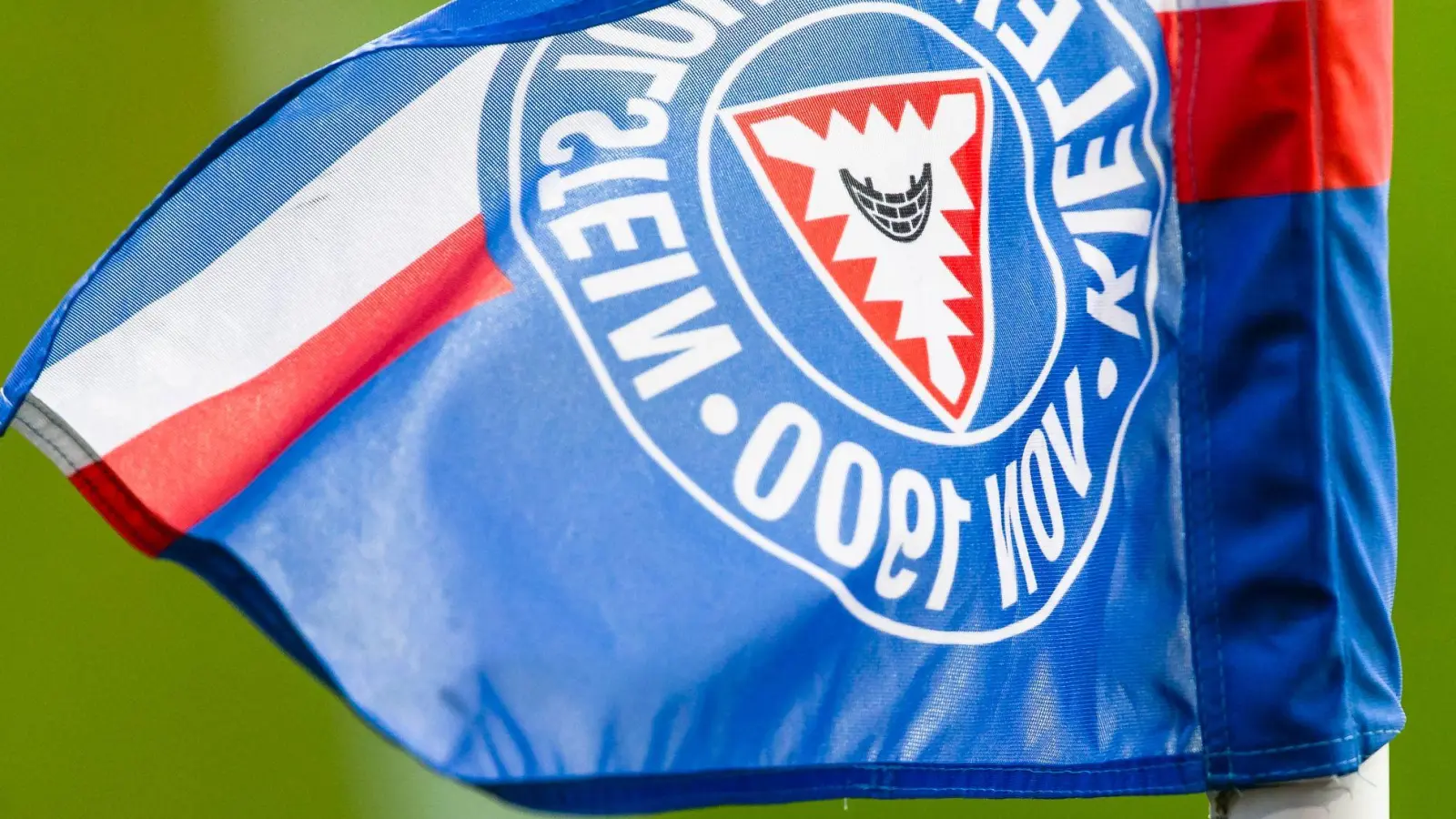 Bundesligaaufsteiger Holstein Kiel hat den Mittelfeldspieler Armin Gigovic verpflichtet. (Foto: Frank Molter/dpa)