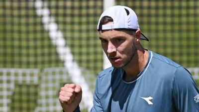 Jan-Lennard Struff ist beim Turnier in Stuttgart ins Viertelfinale eingezogen. (Foto: Marijan Murat/dpa)