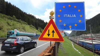 In Italien gelten jetzt deutlich höhere Bußgelder bei Verkehrsdelikten. (Archivbild) (Foto: Karl-Josef Hildenbrand/dpa)