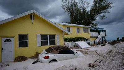 Vor der Ankunft von „Milton“ sind mancherorts in Florida noch nicht einmal die Schäden von Sturm „Helene“ beseitigt. (Foto: Rebecca Blackwell/AP/dpa)