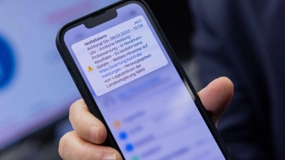 Den Empfang von Cell-Broadcast-Nachrichten beherrschen viele neuere Smartphones ab Werk. (Foto: Rolf Vennenbernd/dpa/dpa-tmn)