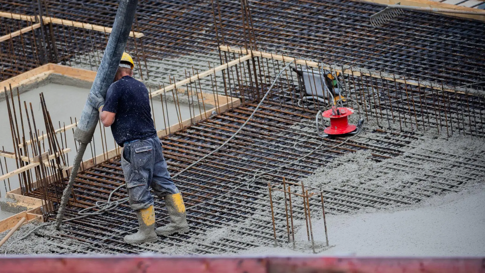 Die Baubranche ist besonders betroffen vom Abschwung.  (Foto: Rolf Vennenbernd/dpa)