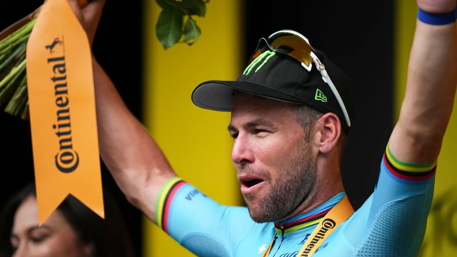 Mark Cavendish holte seinen 35. Etappenerfolg bei der Tour. (Foto: Daniel Cole/AP/dpa)