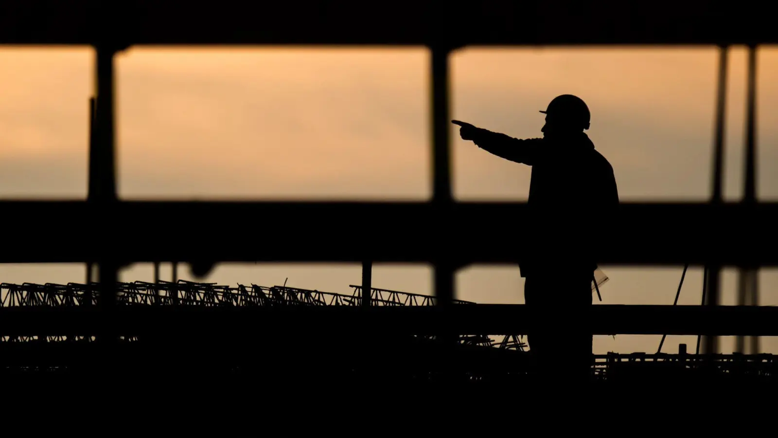 Der Arbeitsmarkt profitiert im April von einem generellen Aufwärtstrend und der Corona-Erholung. (Symbolbild) (Foto: Julian Stratenschulte/dpa)