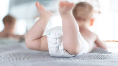 Die Windeldermatitis zählt zu den häufigsten Hauterkrankungen bei Babys und Kleinkindern. (Foto: Friso Gentsch/dpa/dpa-tmn)