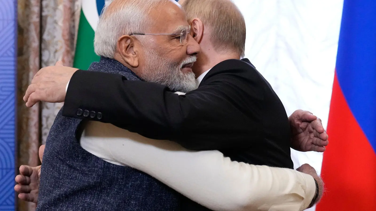 Indiens Premier Modi hat Putin Vermittlungen im Ukraine-Krieg angeboten. (Foto: Alexander Zemlianichenko/Pool AP/dpa)