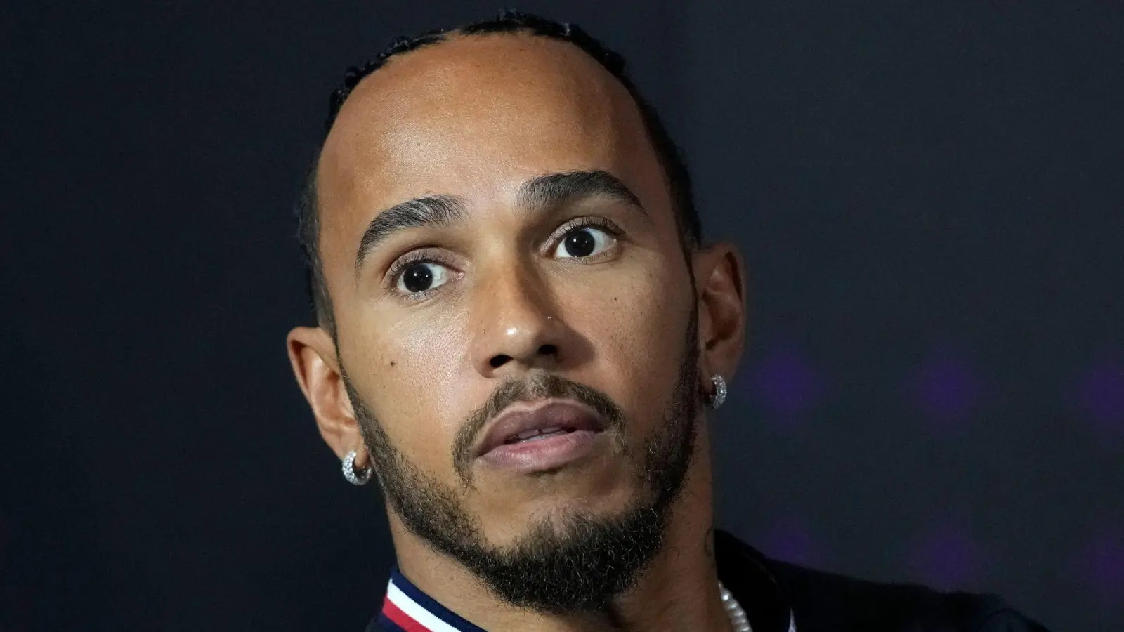 Lewis Hamilton fordert weitere Schritte zur Diversifizierung der Formel 1. (Foto: Luca Bruno/AP/dpa)