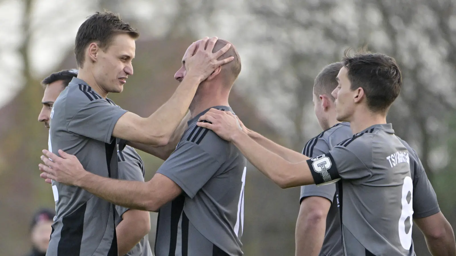 Wo werden Torschützen denn so freundlich bejubelt? Auflösung folgt.  (Foto: Martin Rügner)