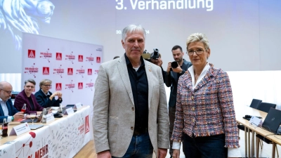 Die Tarifpartner in Bayern laufen sich warm für einen Pilotabschluss.  (Foto: Lennart Preiss/dpa)