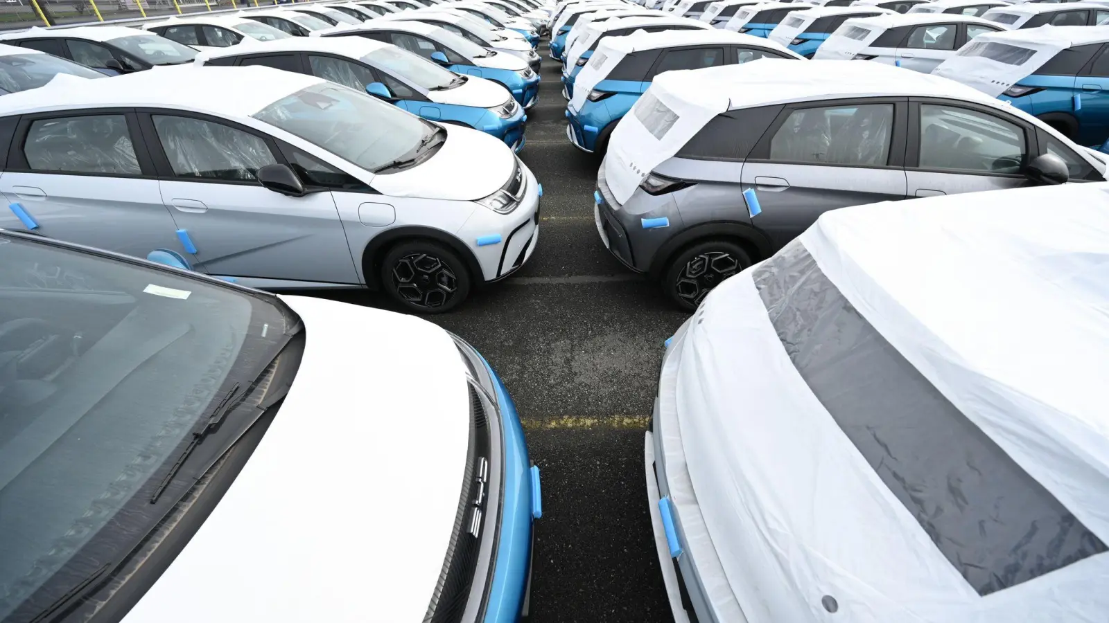 EU-Staaten machen Weg für Auto-Zölle frei. (Archivbild)  (Foto: Lars Penning/dpa)