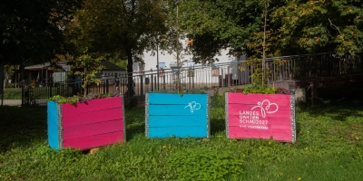 Für die Landesgartenschau 2027 wird in Bad Windsheim (hier am Bahnhofsvorplatz) schon fleißig geworben. Nun steht sie auf der Kippe. (Foto: Evi Lemberger)