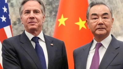 Das Verhältnis zwischen den USA und China ist angespannt. Das zeigte nun auch das Treffen von US-Außenminister Antony Blinken (l) und Chinas Außenminister Wang Yi. (Foto: Mark Schiefelbein/AP POOL/dpa)