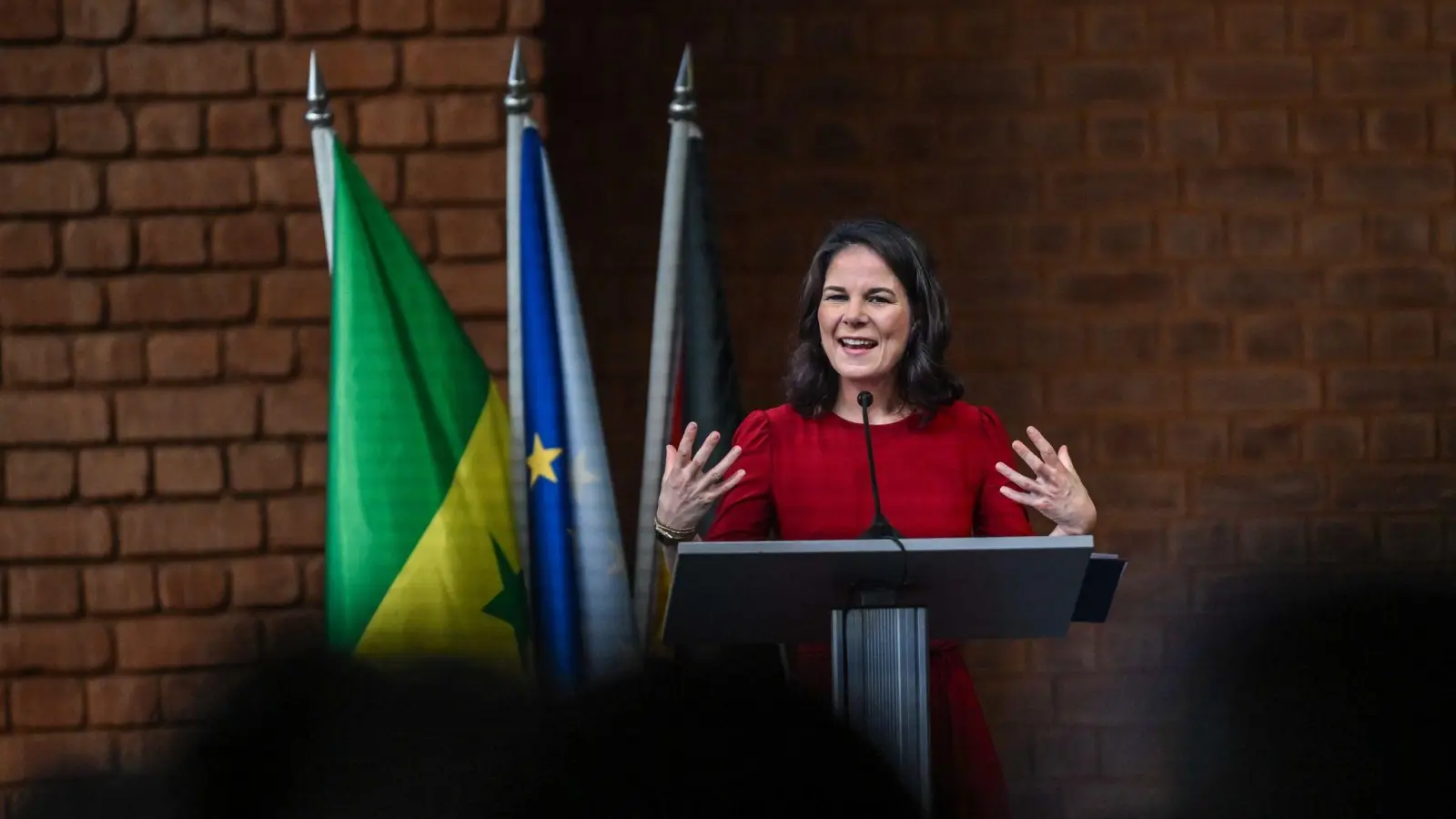 Außenministerin Annalena Baerbock wirft Russland und China vor, in Afrika Wunden der Kolonialisierung zu instrumentalisieren. Sie will bessere Angebote machen. (Foto: Britta Pedersen/dpa)