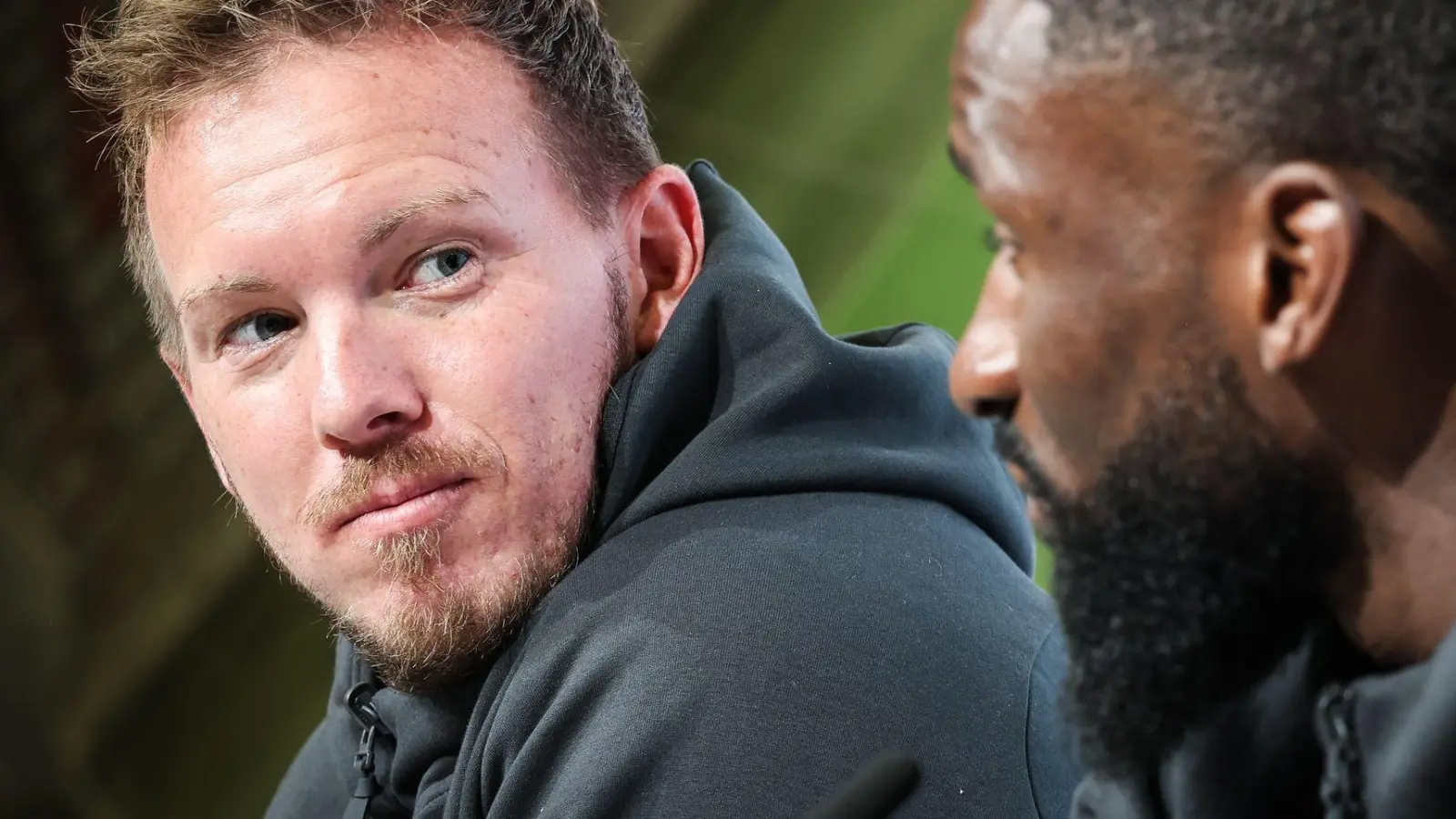 Julian Nagelsmann (l.) kann gegen die Niederlande ein Etappenziel erreichen. (Foto: Christian Charisius/dpa)