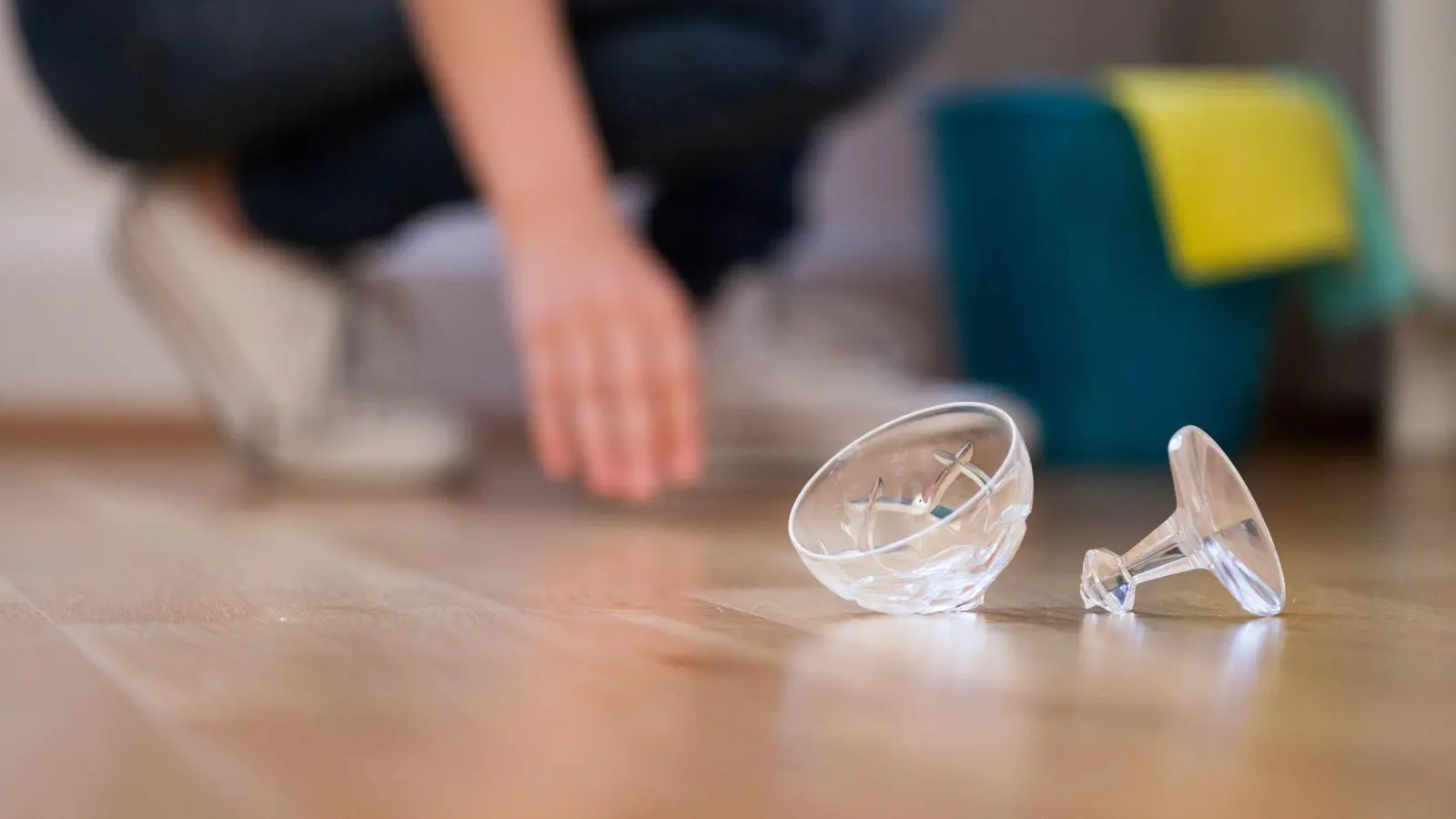 Geht in der Ferienwohnung etwas kaputt, sind Mieterinnen und Mieter meist über ihre Privathaftpflichtversicherung geschützt. (Foto: Christin Klose/dpa-tmn)