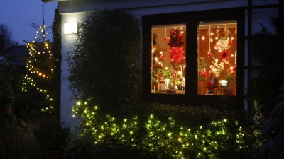 So schön und in diesem Jahr so teuer: Weihnachtsbeleuchtung. (Foto: Mascha Brichta/dpa-tmn)