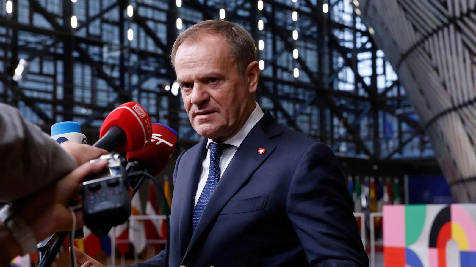 Polens Ministerpräsident Donald Tusk weiß, was auf seine Regierung zukommt: Er war 2014 bis 2019 hauptamtlicher EU-Ratspräsident. (Archivbild) (Foto: Omar Havana/AP/dpa)