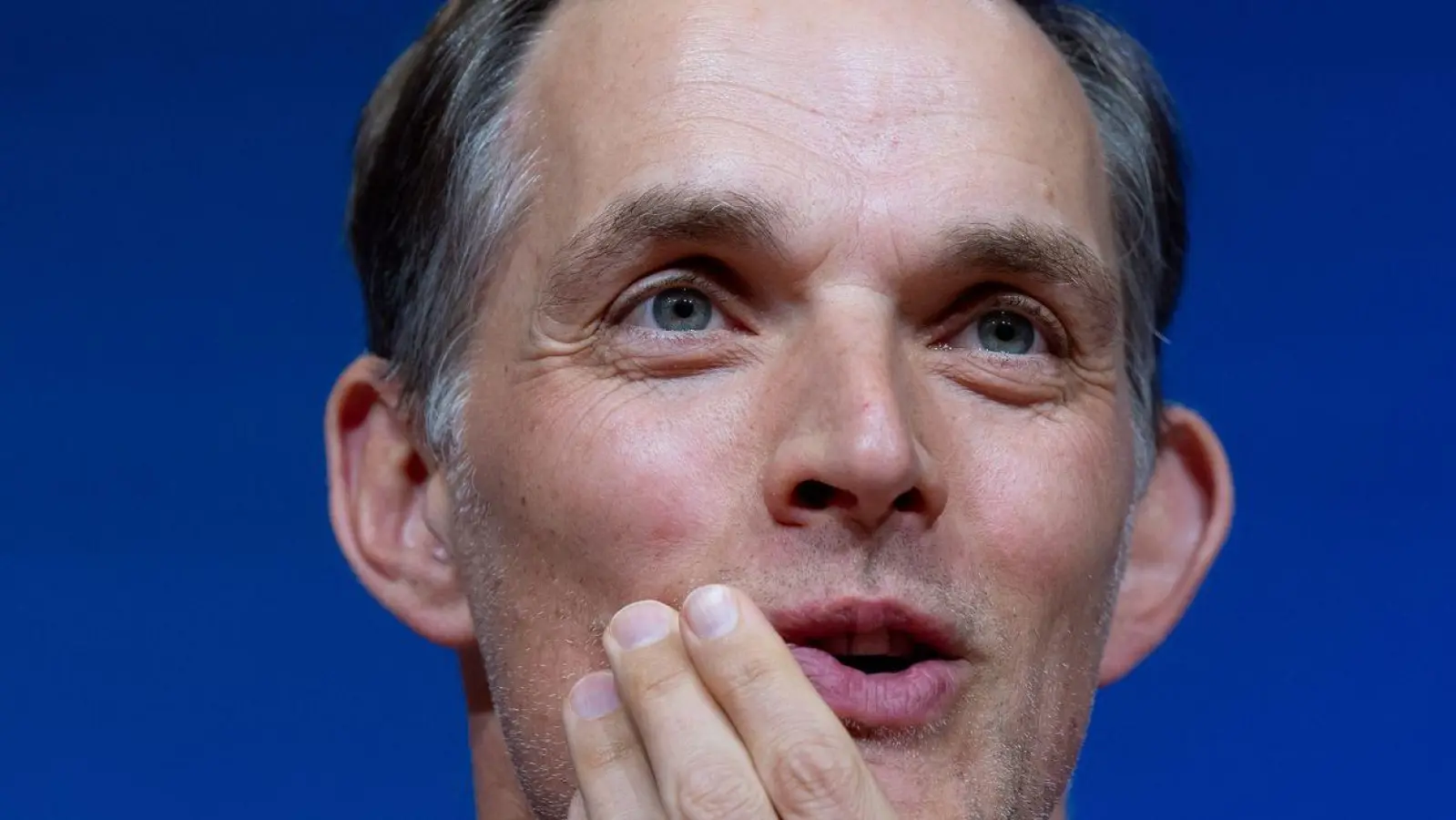 Bayern-Trainer Thomas Tuchel bei der Pressekonferenz in München. (Foto: Sven Hoppe/dpa)