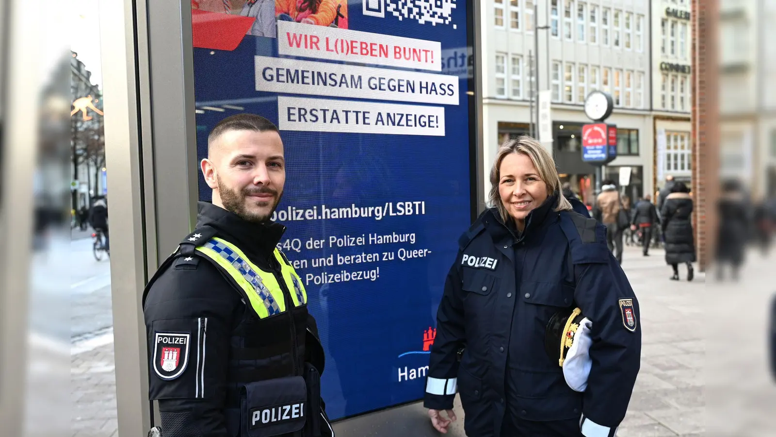 In Hamburg startete die Polizei eine Kampagne gegen queerfeindliche Hasskriminalität. (Foto: Niklas Graeber/dpa)