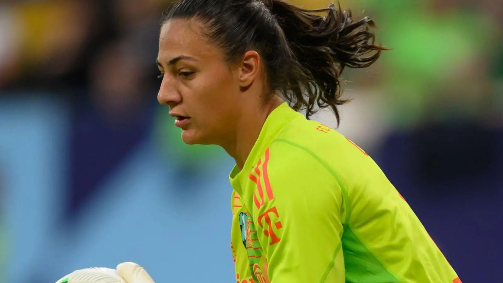 Bei Torhüter Maria Luisa Grohs vom FC Bayern ist ein bösartiger Tumor diagnostiziert worden. (Foto: Robert Michael/dpa)