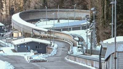 Der Eiskanal am Königssee soll rechtzeitig zur Olympia-Saison wieder saniert sein. (Foto: Tobias Hase/dpa)