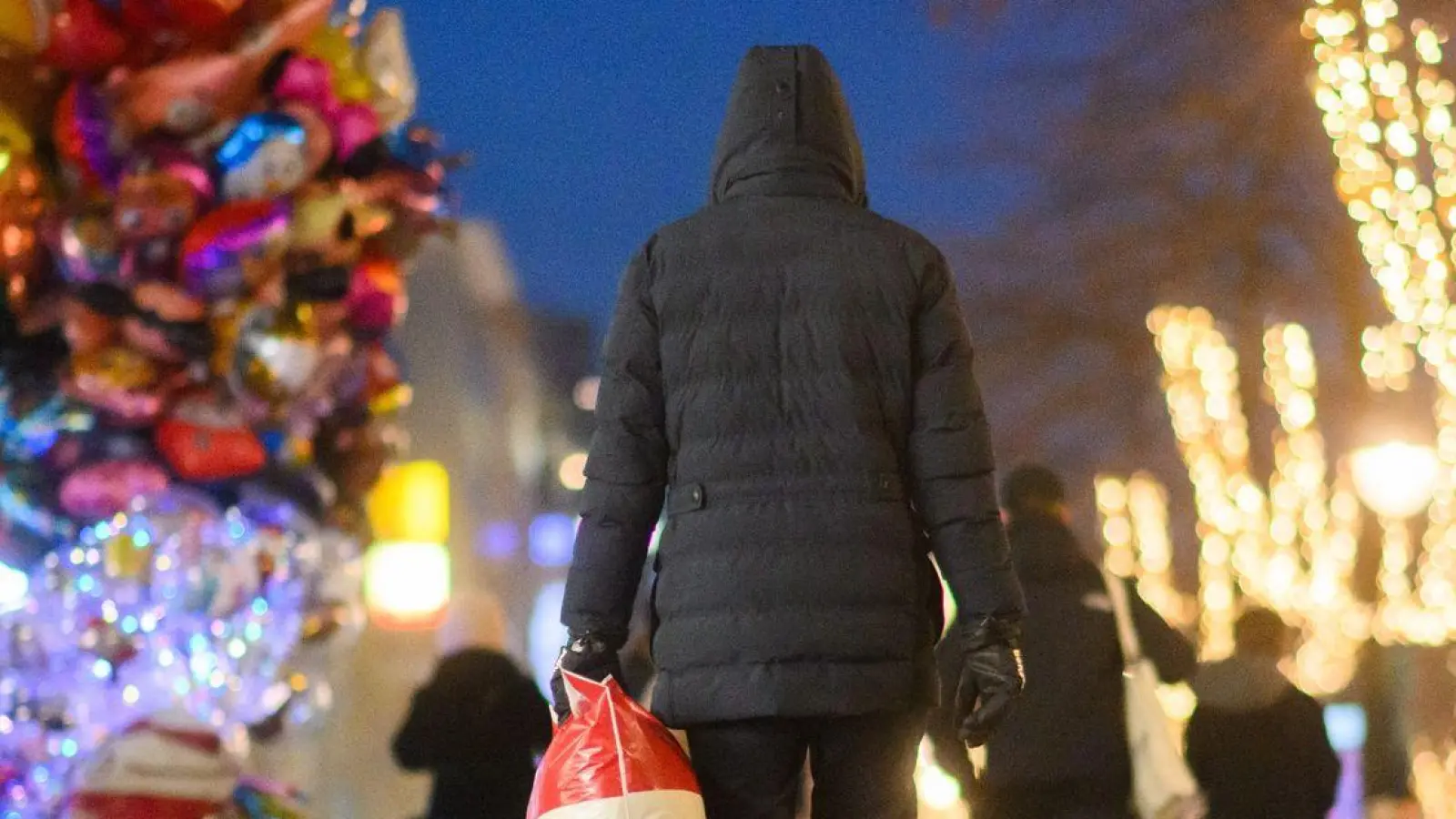 Zwei Drittel der Händler beklagen schlechtere Umsätze als im Vorjahr. (Foto: Julian Stratenschulte/dpa)